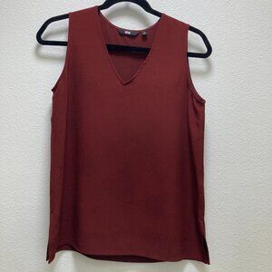UNIQLO sleeveless top blouse burgandy monochrome minimalist size XS office Vneck